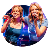 Photo of Kelly and Sarah.